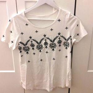 Like new embroidered t-shirt white black relaxed tee